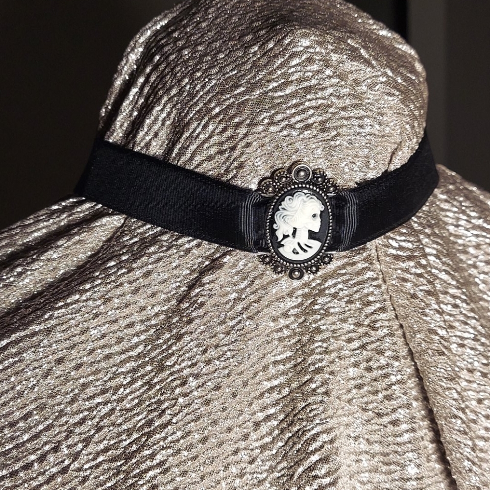 Skeleton Cameo Chocker